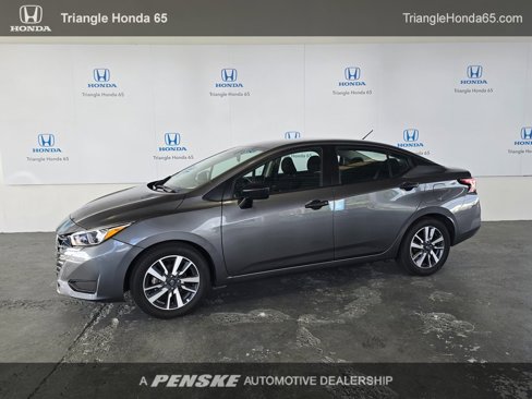 Used 2023 Nissan Versa S image 1