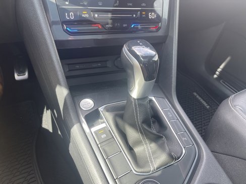 Certified 2022 Volkswagen Tiguan SE R-Line image 21