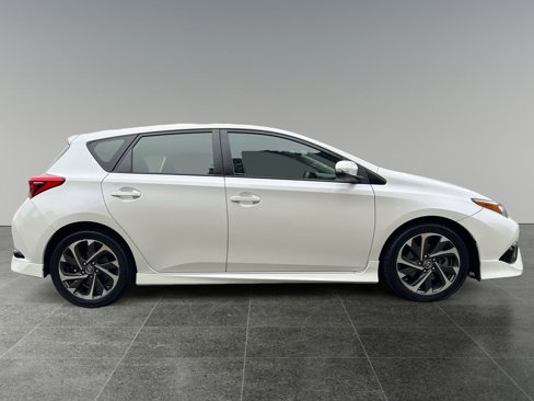 Used 2017 Toyota Corolla iM image 8
