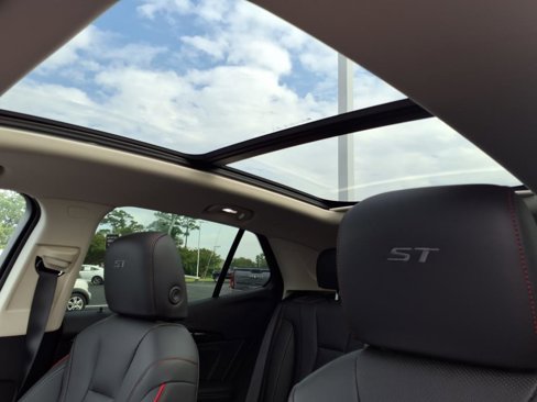 Used 2023 Buick Envision Essence w/ Sport Touring Package image 19