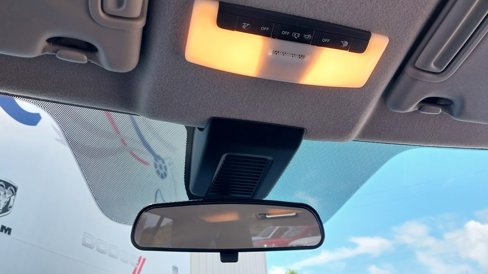 Used 2022 Nissan Kicks SR image 29