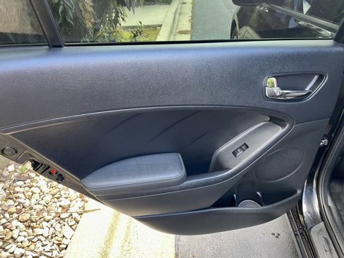 Used 2017 Kia Forte S image 15