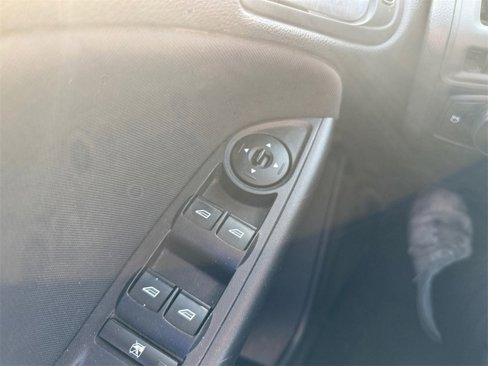 Used 2015 Ford Focus SE image 28