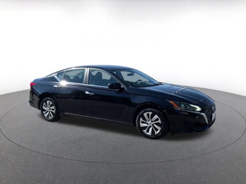 Used 2023 Nissan Altima 2.5 S image 2