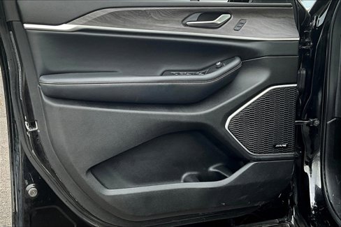 Used 2021 Jeep Grand Cherokee L Limited image 18