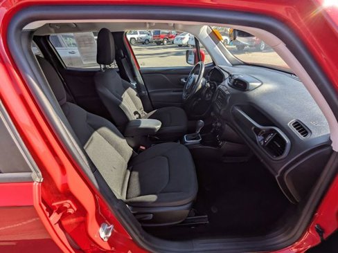 Used 2018 Jeep Renegade Altitude w/ Advanced Technology Group image 12