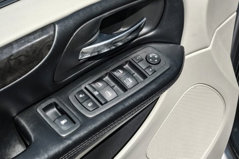 Used 2019 Dodge Grand Caravan SE image 42