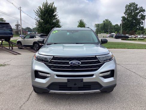 Used 2024 Ford Explorer XLT w/ Equipment Group 202A image 9