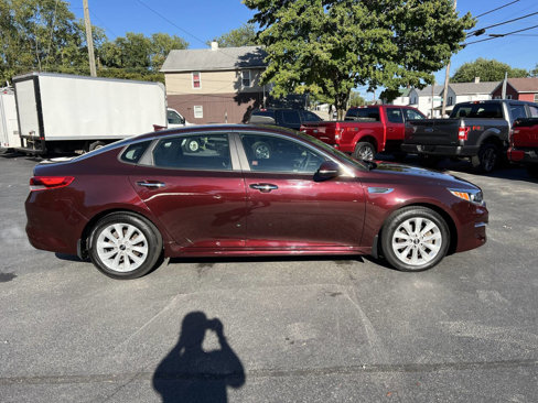 Used 2018 Kia Optima LX w/ 17" Alloy Wheels Package image 4