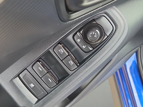 Certified 2024 Subaru Crosstrek 2.0i image 12