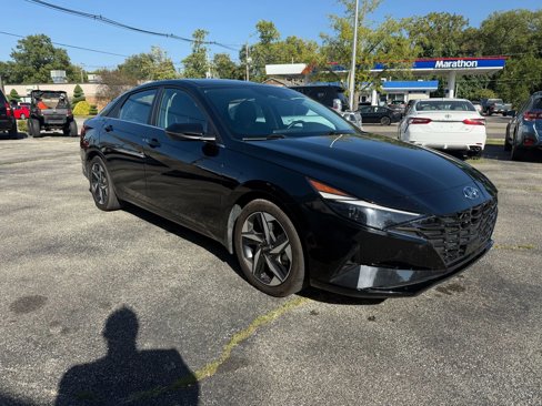Used 2023 Hyundai Elantra Limited w/ Cargo Package image 4