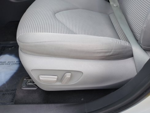 Used 2022 Toyota Highlander LE image 14