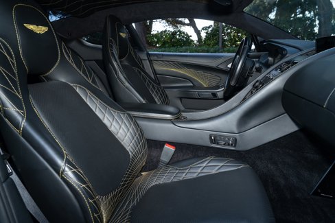 Used 2018 Aston Martin Vanquish S image 21