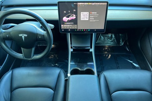 Used 2018 Tesla Model 3 image 13
