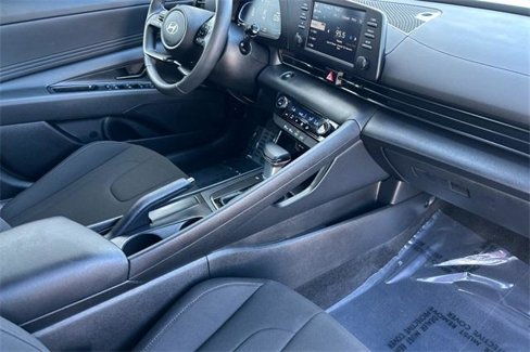 Used 2025 Hyundai Elantra Sport image 16