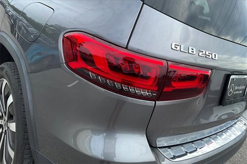 Used 2021 Mercedes-Benz GLB 250 image 23