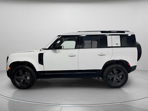 Certified 2021 Land Rover Defender 110 X-Dynamic HSE image 2