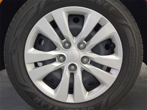 Used 2022 Kia Soul LX image 12