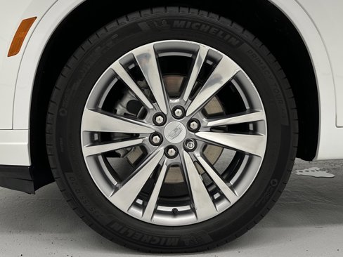Used 2023 Cadillac XT6 Premium Luxury image 9