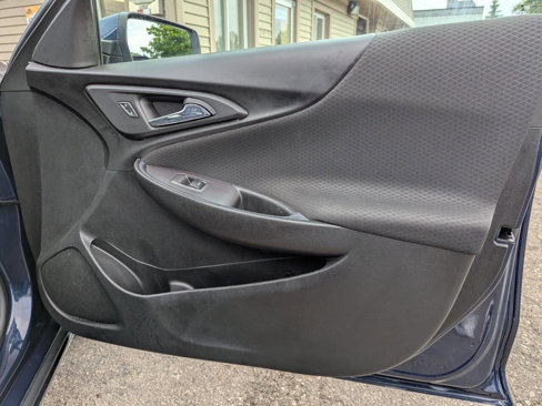 Used 2021 Chevrolet Malibu LT image 9
