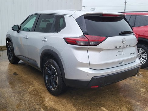 Used 2024 Nissan Rogue SV image 7