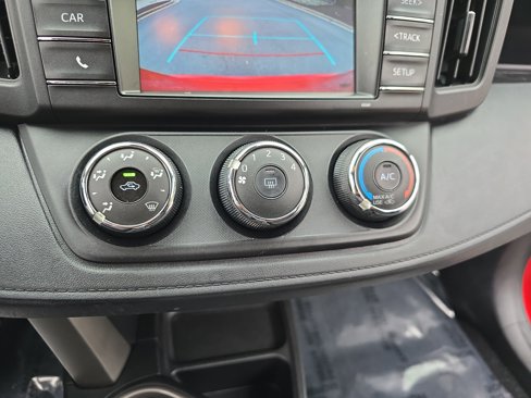 Used 2017 Toyota RAV4 LE image 22