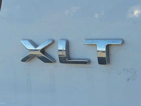 Used 2018 Ford Explorer XLT w/ Equipment Group 201A image 6