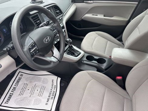 Used 2020 Hyundai Elantra SE image 10