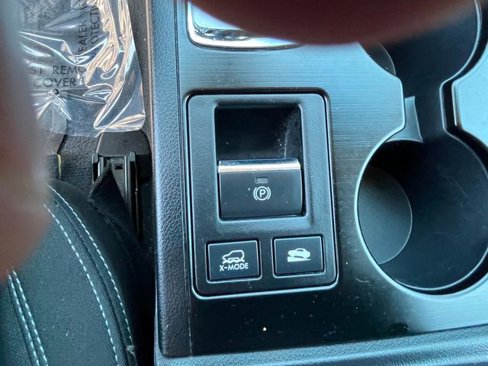 Used 2019 Subaru Outback 2.5i Premium image 11