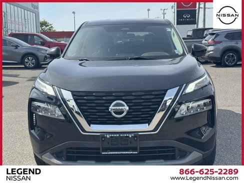 Used 2021 Nissan Rogue SV image 2
