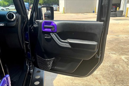 Used 2015 Jeep Wrangler Unlimited Rubicon w/ Connectivity Group image 21