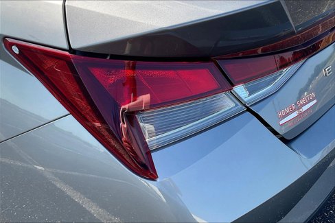 Used 2022 Hyundai Elantra SEL image 25