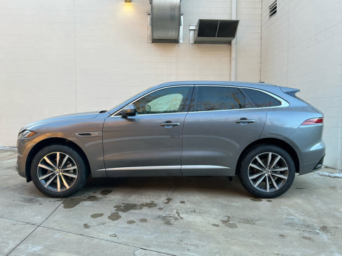 Used 2025 Jaguar F-PACE R-Dynamic S image 5
