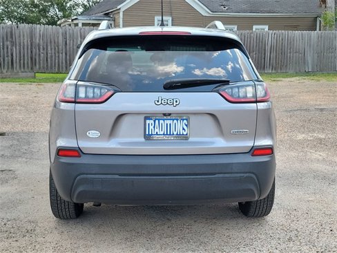 Used 2019 Jeep Cherokee Latitude w/ Popular Appearance Group image 37