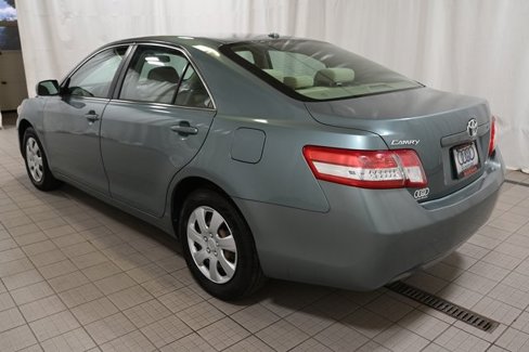 Used 2011 Toyota Camry image 9