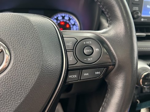 Used 2020 Toyota RAV4 XLE Premium image 27