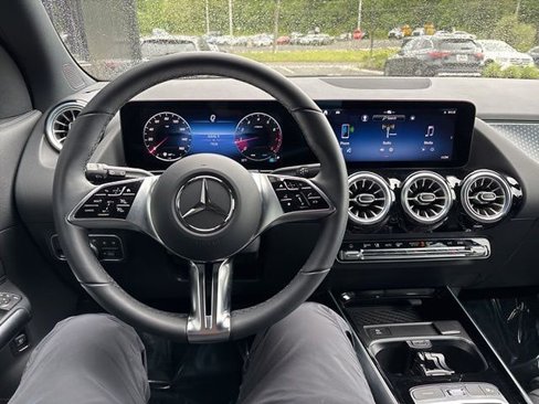 Used 2025 Mercedes-Benz GLA 250 4MATIC image 43