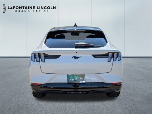 Used 2022 Ford Mustang Mach-E Premium image 4