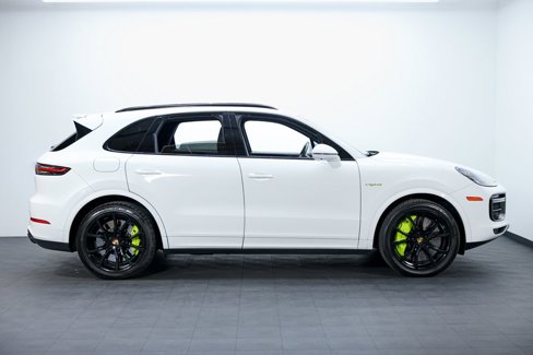 Used 2020 Porsche Cayenne Turbo S image 8