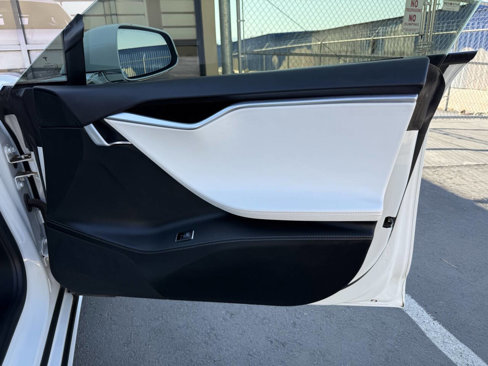 Used 2017 Tesla Model S 75 image 24