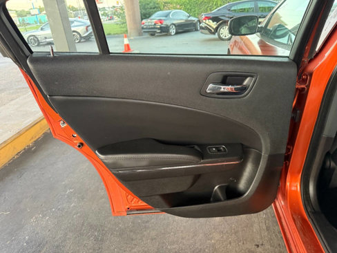 Used 2011 Dodge Charger SE image 12