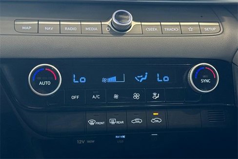 Used 2024 Hyundai Elantra SEL image 21