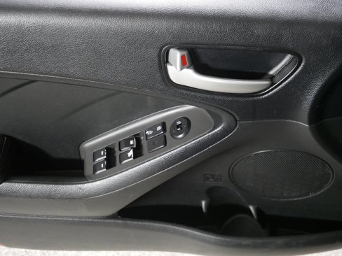 Used 2017 Kia Forte LX image 19