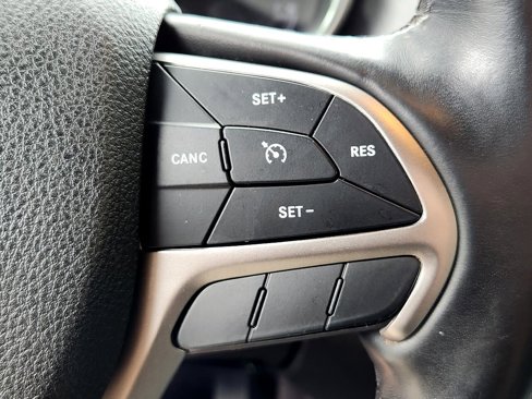 Used 2018 Jeep Grand Cherokee Limited image 28