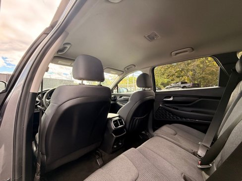 Used 2020 Hyundai Santa Fe SE image 16