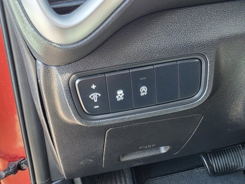Used 2023 Kia Soul LX image 18