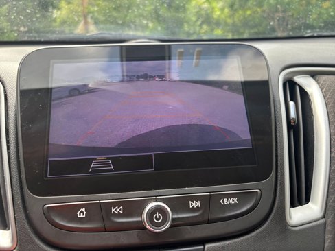 Used 2022 Chevrolet Malibu LT image 17