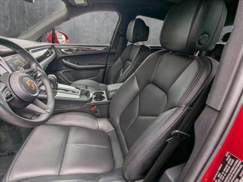 Certified 2022 Porsche Macan S image 5