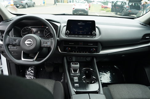 Used 2024 Nissan Rogue SV image 19