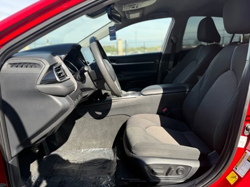 Used 2023 Toyota Camry LE image 7